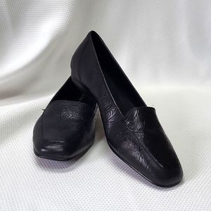 ANTONIO MELANI Black Tooled Leather Flats SZ 8.5
